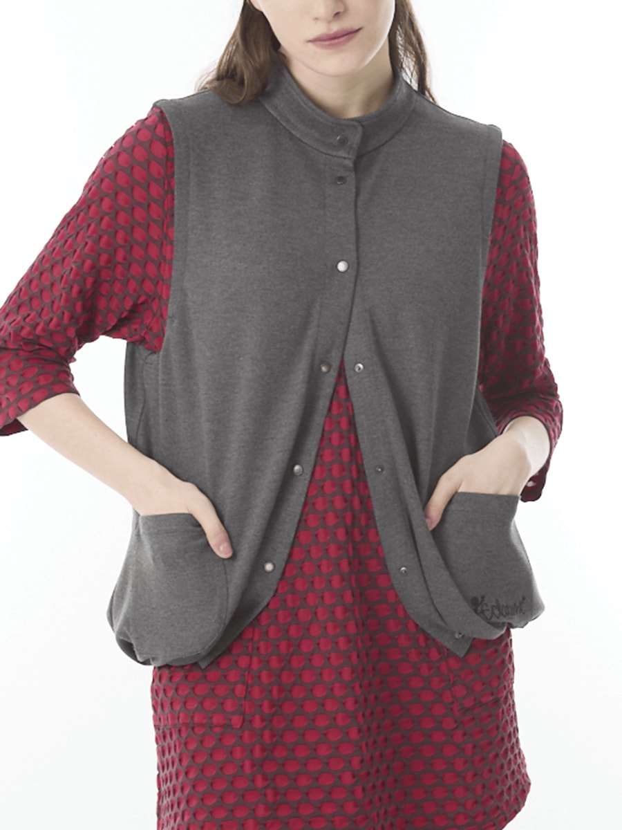 蓄熱機能つきベスト｜アトリエドール公式オンラインショップ（トピィーズ）